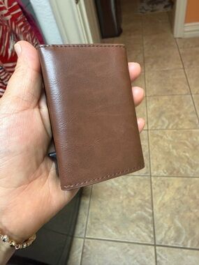 Classic Brown Leather Card & Key Holder - Men's Accessory